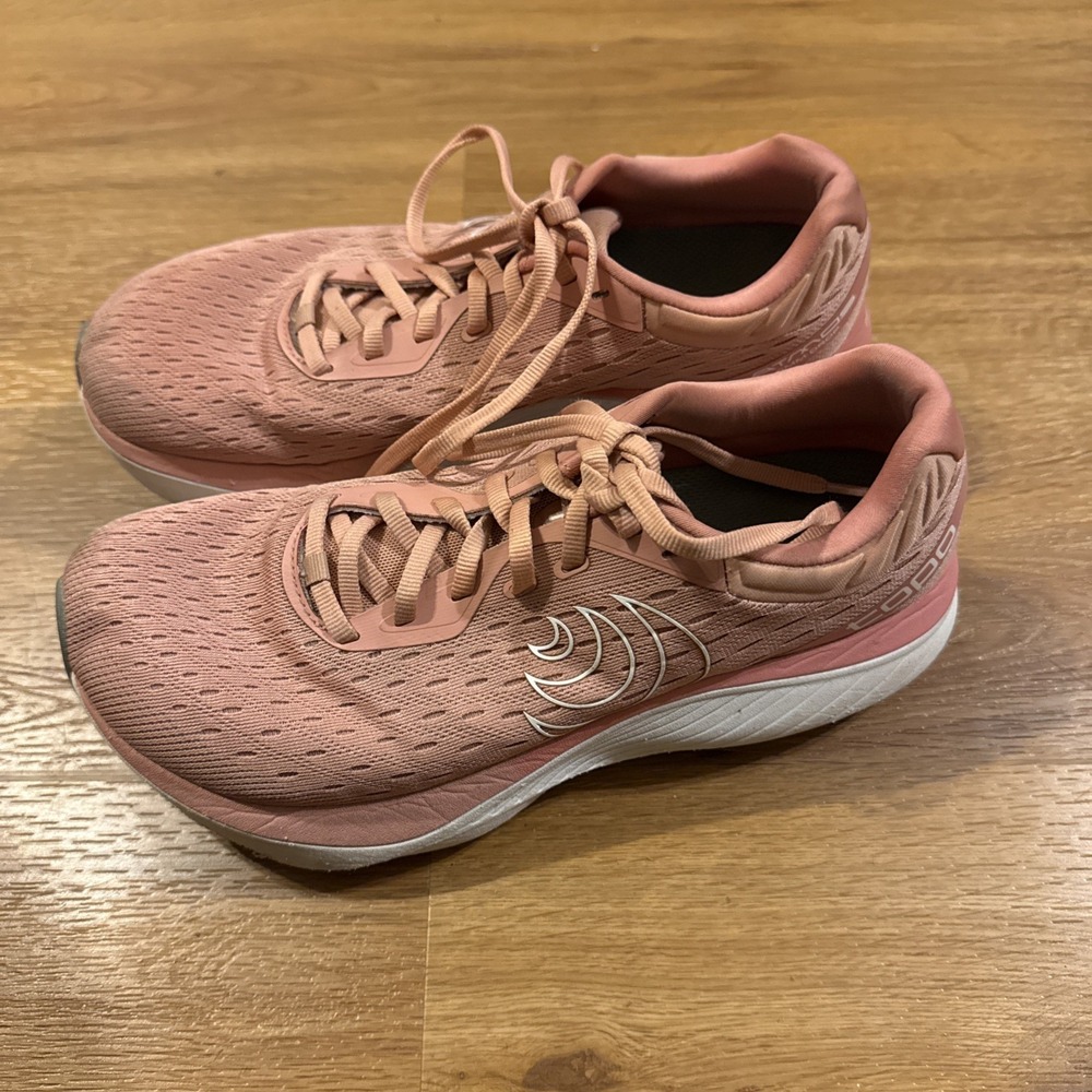 Topo Athletic Sneakers Women 8.5M Atmos Running Shoes Dusty Rose Road 5MM Drop